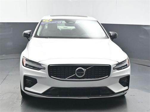 2024 Volvo S60 B5 Plus Dark