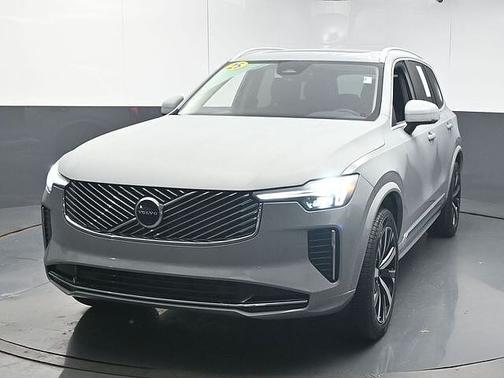 2025 Volvo XC90 Core