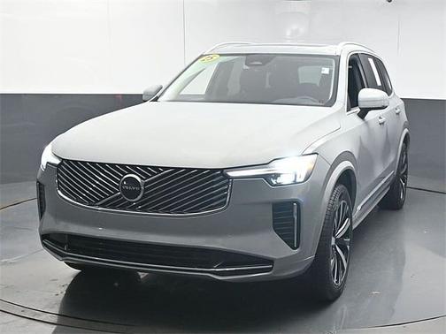 2025 Volvo XC90 Core