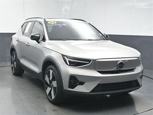 2024 Volvo XC40 Plus