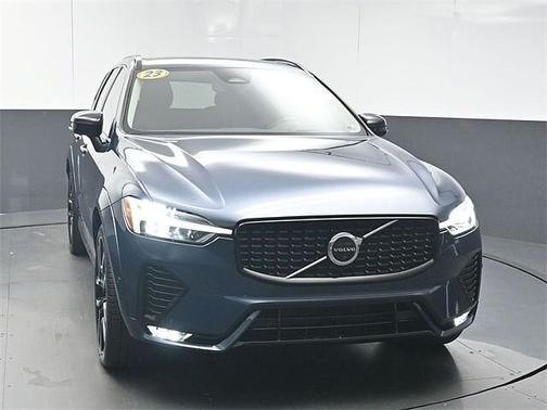 2023 Volvo XC60 B5 FWD Ultimate Dark