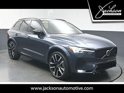 2023 Volvo XC60 B5 FWD Ultimate Dark