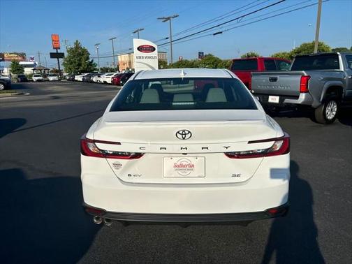 2025 Toyota Camry SE