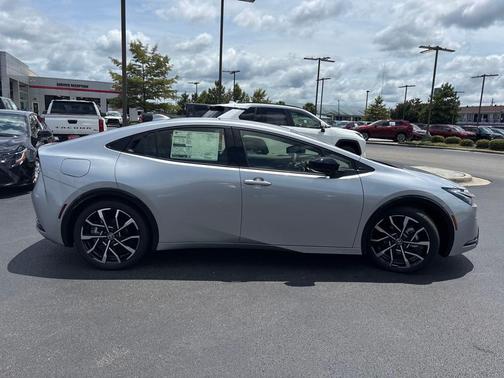 2025 Toyota Prius Plug-In Hybrid
