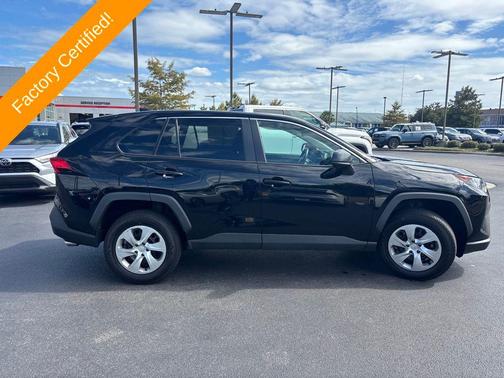 2022 Toyota RAV4 LE