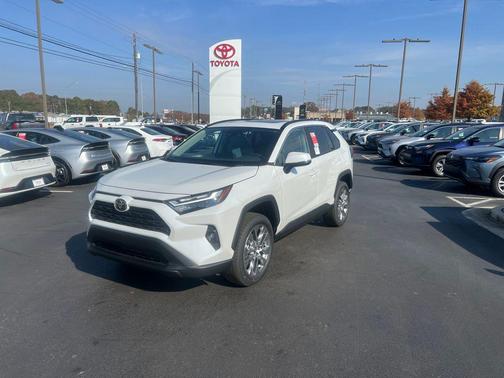 2025 Toyota RAV4 XLE Premium