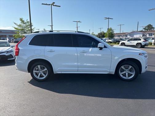 2018 Volvo XC90 T5 Momentum