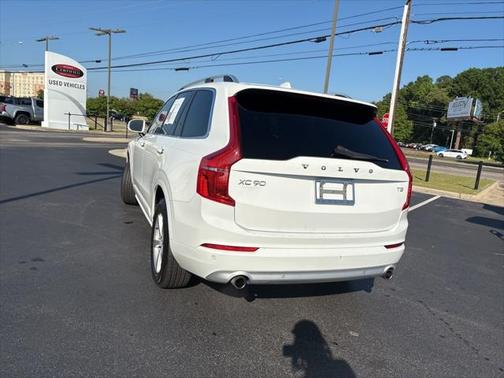 2018 Volvo XC90 T5 Momentum