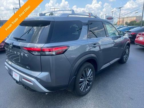 2025 Nissan Pathfinder SL FWD