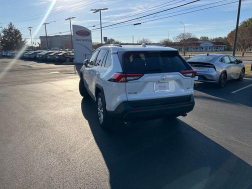 2025 Toyota RAV4 XLE Premium