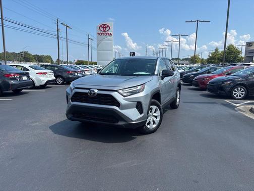 2025 Toyota RAV4 LE