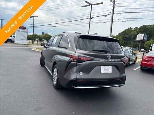 2024 Toyota Sienna Platinum 7 Passenger