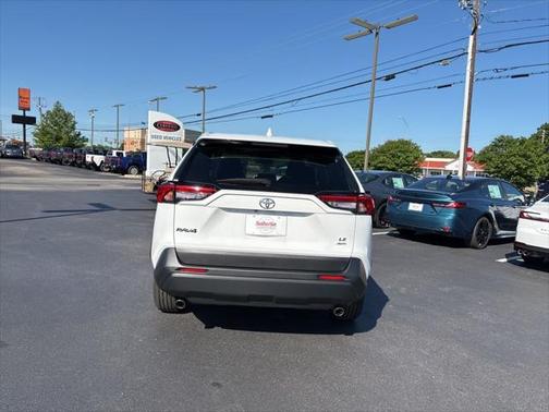2025 Toyota RAV4 LE