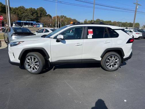 2025 Toyota RAV4 XLE Premium