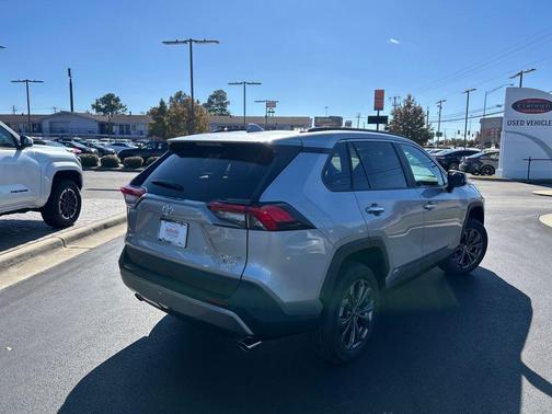 2025 Toyota RAV4 Hybrid SE