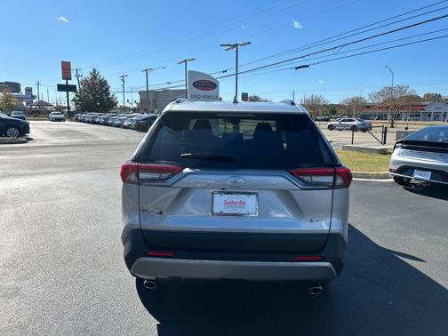 2025 Toyota RAV4 Hybrid SE