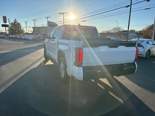 2022 Toyota Tundra SR5