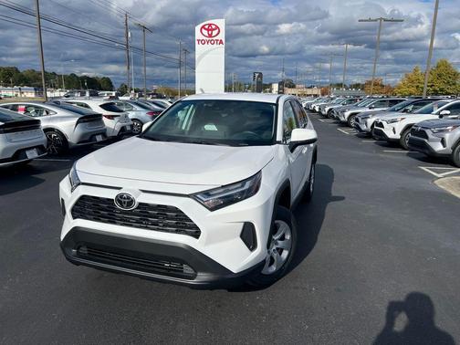 2025 Toyota RAV4 LE