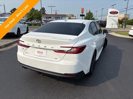 2025 Toyota Camry SE