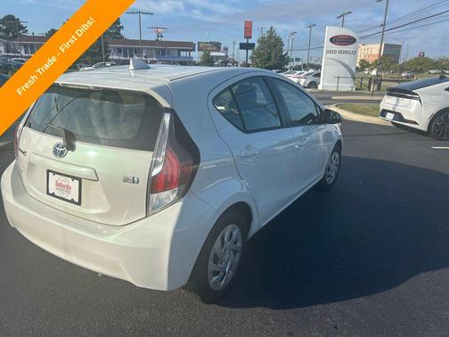 2016 Toyota Prius c Two