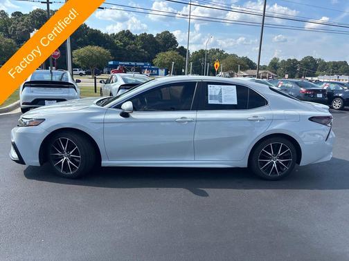 2024 Toyota Camry SE