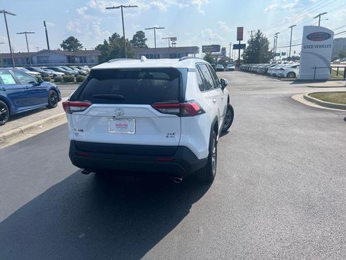 2025 Toyota RAV4 Hybrid XLE