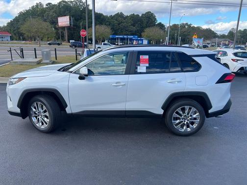 2025 Toyota RAV4 XLE Premium