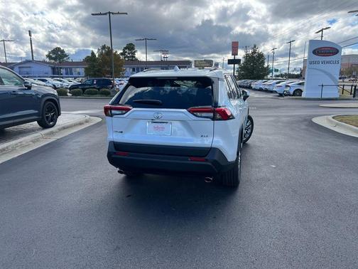 2025 Toyota RAV4 XLE Premium