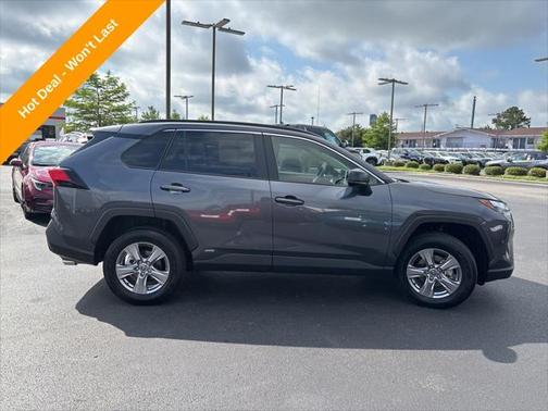 2025 Toyota RAV4 Hybrid SE
