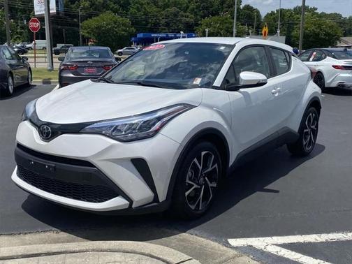 2022 Toyota C-HR XLE