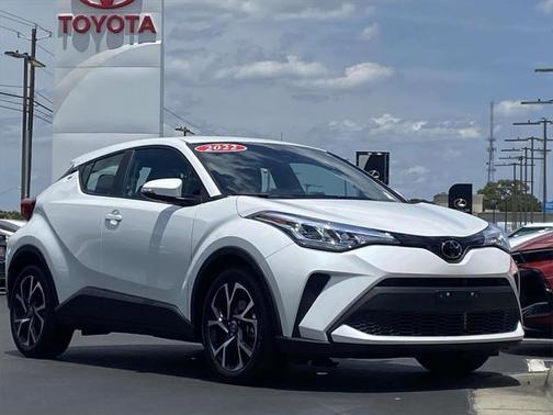 2022 Toyota C-HR XLE