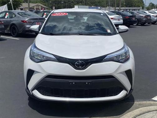 2022 Toyota C-HR XLE