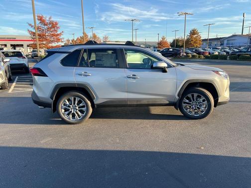 2025 Toyota RAV4 XLE Premium