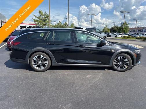 2019 Buick Regal TourX AWD Essence