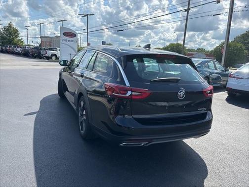 2019 Buick Regal TourX AWD Essence