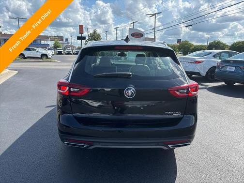 2019 Buick Regal TourX AWD Essence