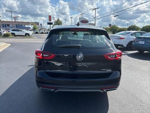 2019 Buick Regal TourX AWD Essence