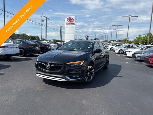 2019 Buick Regal TourX AWD Essence
