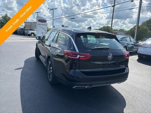 2019 Buick Regal TourX AWD Essence