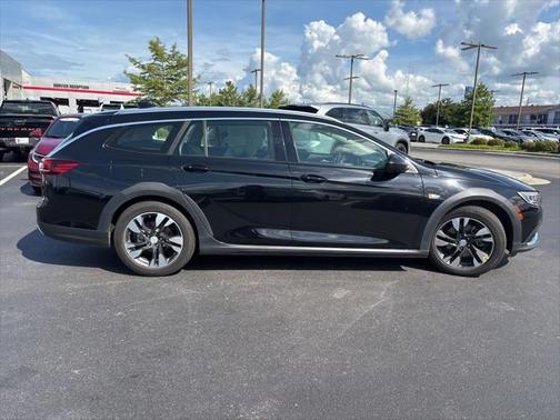 2019 Buick Regal TourX AWD Essence