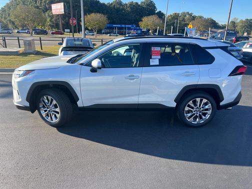 2025 Toyota RAV4 XLE Premium