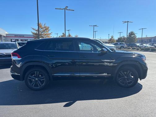 2021 Volkswagen Atlas Cross Sport 3.6L V6 SE w/Technology R-Line