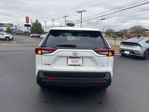 2025 Toyota RAV4 LE