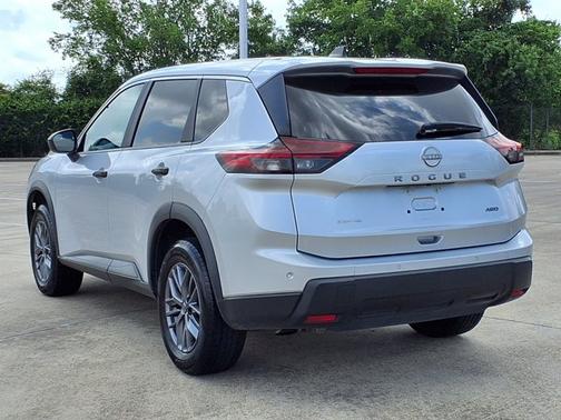 Brilliant Silver Metallic 2024 Nissan Rogue S