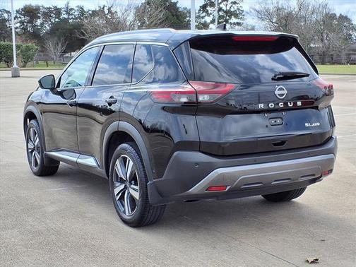 2022 Nissan Rogue SL