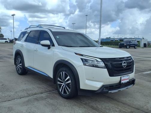2024 Nissan Pathfinder Platinum
