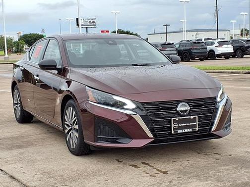 Garnet Pearl 2024 Nissan Altima 2.5 SV