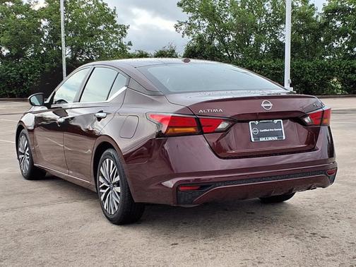Garnet Pearl 2024 Nissan Altima 2.5 SV