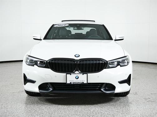Photo 3 of 67 of 2019 BMW 330 i xDrive