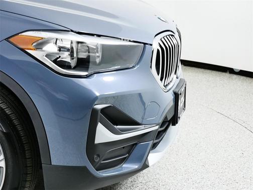 Photo 2 of 71 of 2021 BMW X1 xDrive28i